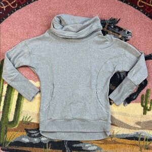 LULULEMON SWEATER